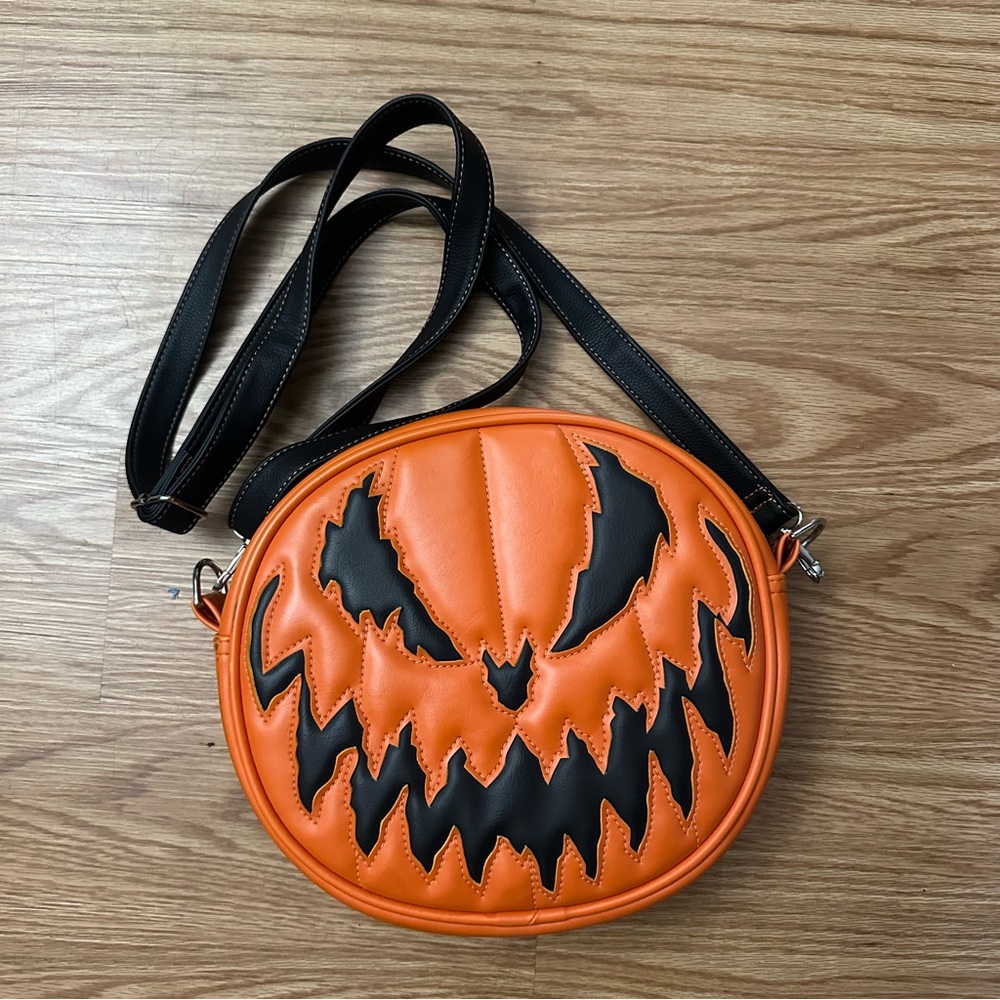 Love Pain & Stitches bag